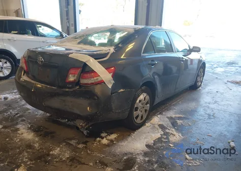 2010 Toyota Camry Le z USA, uszkodzony, nr VIN 4T1BF3EK7AU009352